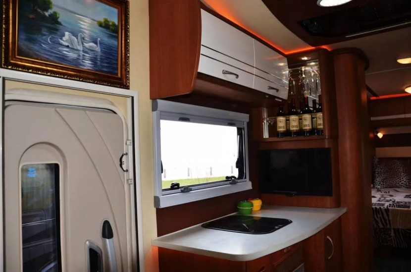 直降50万!独家团购108万即可抢购158万春田奔驰斯宾特524顶配房车640?wx_fmt=jpeg&tp=webp&wxfrom=5&wx_lazy=1