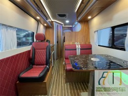 上汽大通  2020款  程力大通V80 2.5T 柴油 长轴 B型房车