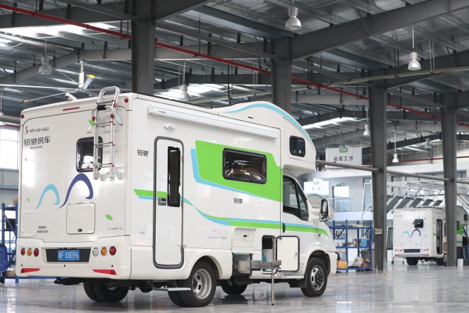 精致欧式风格、高端商务元素，“铂驰旅行家”单拓展房车 WLH_7256