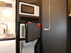 985A4606