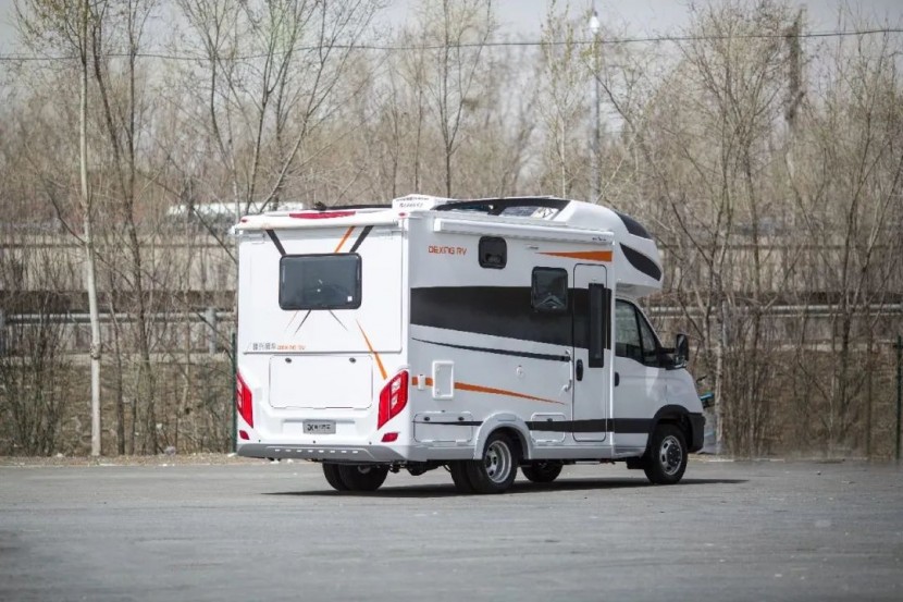 9月2日郑州房车展——德兴房车大熊座系列C型双拓版,步履不停,自在随心!6790df503ec2d075bfc5390b46c5db6f