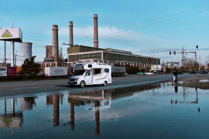 国六巨威3700——大通底盘自动挡房车评测图片