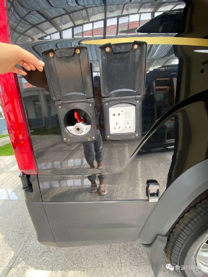 9月2日郑州房车展，鲁道尔大通V90高配版房车，高配生活，从此出发！ad7bd8ee8d8870e0db5b08a49cadd967_1654848965.5099_676