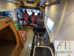 上汽大通  2020款  程力大通V80 2.5T 柴油 长轴 B型房车