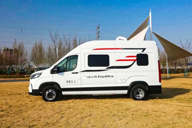 选择宇通B311大通V90舒适版房车,即刻开启满分旅途!075da672801248da827f6d03b7c77a6c