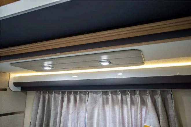 宇通依维柯欧胜C535旗舰版双拓展房车