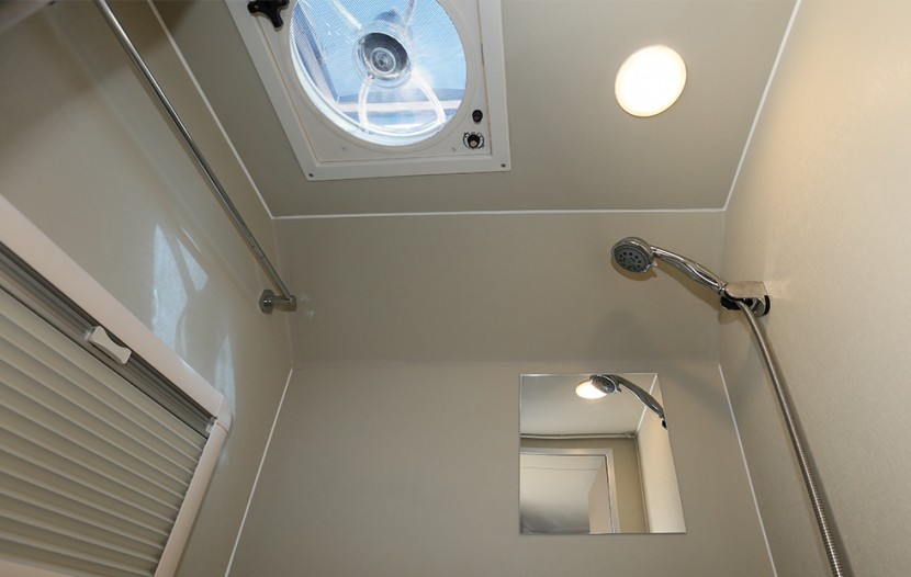 宇通房车T511H拖挂，多衣柜布局，享受灵活空间！get?code=ODQxMDc0MmQ1MGRlNTQ0NmY2MmFkYjliZDJkZjgxM2IsMTY2MjcxMzY1OTExMw==