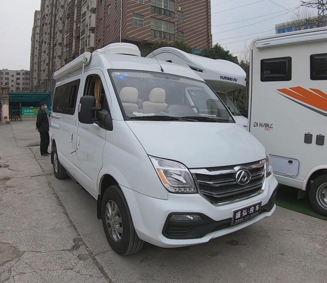 小马说房车：钜惠3万！顺旅大通V80国六短轴中顶B型房车怎么样？来看看吧！