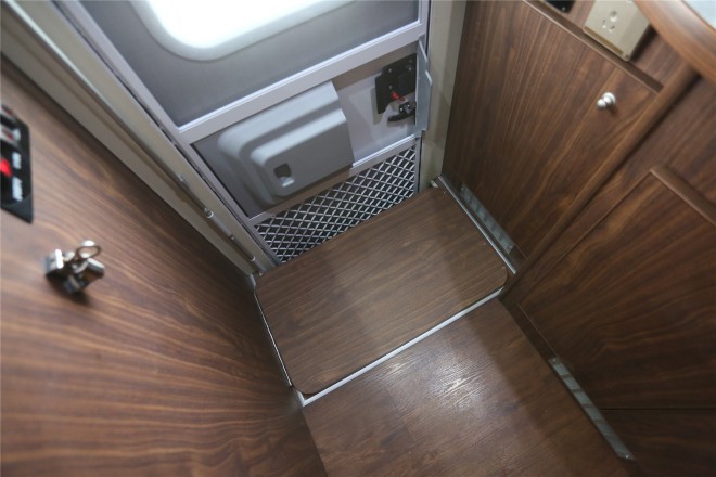 拓锐斯特依维柯C型舒适版TIC-610 52.8万起 00001372