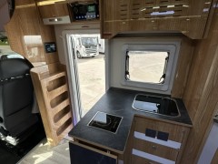 铭城房车 依维柯双拓展