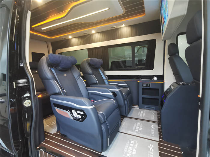 【罗伦士行政版】奔驰房车斯宾特高顶无隔7座白色现车201910251519409357