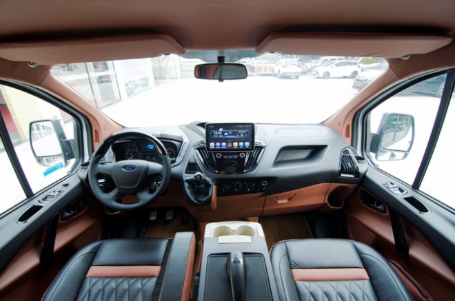 2018款福特·新逸途商务车即将登陆郑州3.31房车展首发20180327223708_6690