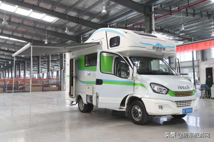 年终大促来袭!铂驰房车“大放价”!疯狂让利中,快来抢购吧~工匠打造科技传承,铂驰房车旅行家C型大额头单拓全新上市