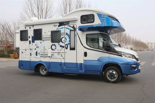 新车来了|宇通进口依维柯智能房车