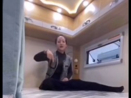 11.23杭州房车展 2分30秒，科发房车美女经理快速带你全面了解这款依维柯C型房车