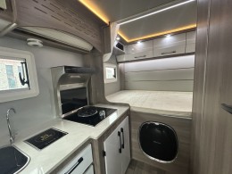 侣友房车 跃进H500
