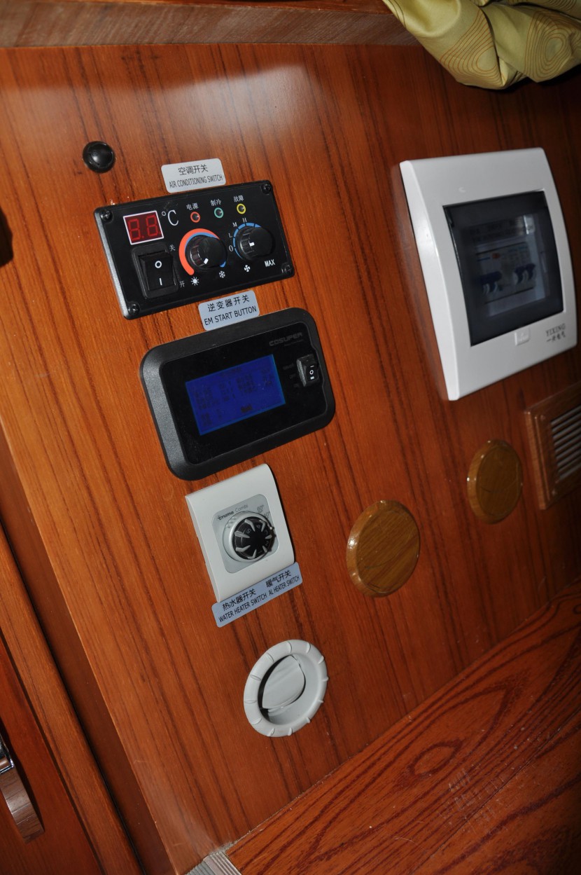 直降50万!独家团购108万即可抢购158万春田奔驰斯宾特524顶配房车 DSC_0253