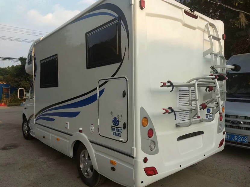 36.8万元起 盛弘房车大通C型自动挡房车 3