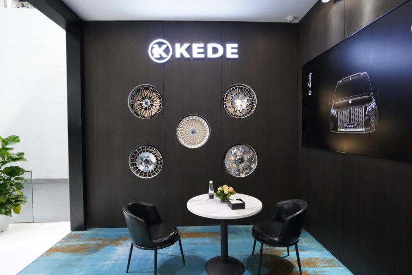 KEDE圣姆峰|优雅随行华美无双dff78b99b5fda28dbf77135a0e42d7f0