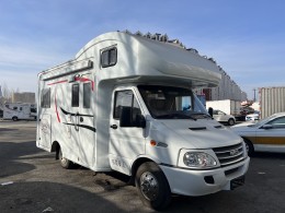 宇通 侧拓展房车
