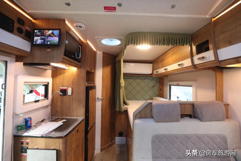 12.12飞神钜惠大促，依维柯房车最低33万起售a86cd3be99cc4332aad1d0f1529a3200