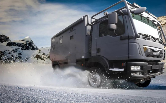 引领豪华越野房车的主流30139cd5431b496882a9bcca2535efc0