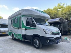 齐星依维柯 C型房车