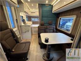 上汽大通 2021款上汽大通原厂RV80生活家小额头房车