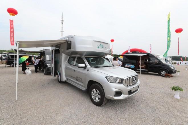 一口价29.8万就在爱旅途2019款大通C型房车5.26郑州大型团购会0X8BFuSiOES