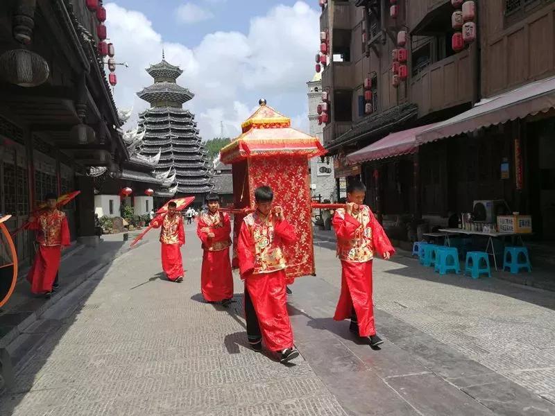 探秘苗族部落，感受苗族风情，宇通房车探索之旅！24a7cd5cdff44d70aceaa0102926ae7f