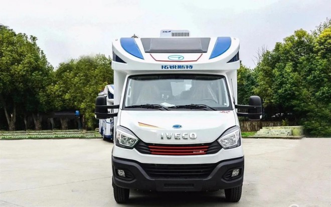 6.5洛阳房车展拓锐斯特房车携“2020款蓝色风暴”全面亮相cda323ccd065491baab5deb41d4e3b9c