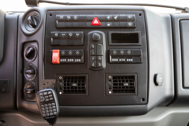 德野诺玛迪森“撼路者”U4023：“铁汉”更“柔情”，真越野，真房车