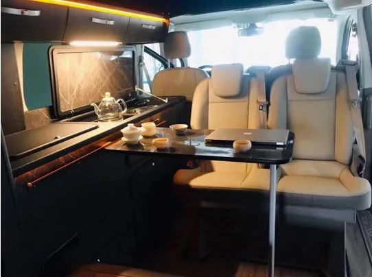 湖光B型升顶房车邀您参加9月2日郑州房车展，湖光潋滟晴方好，房车旅行伴月明！db9e450aceca40fa003b41a1b20a3568