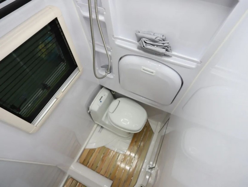 9月2日郑州房车展，飞翔福特巡疆者Pro房车，精致舒适，乐享生活！126735a7d483b0d18de1210d8b3fb7c6