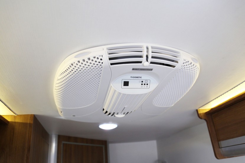 新飞拖挂房车 9.98万元 IMG_9580