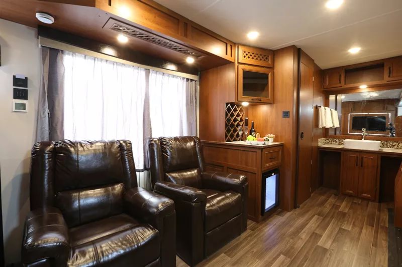 宇通房车：8米美式拖挂来了！你想要的尊贵舒适感，我全都有~