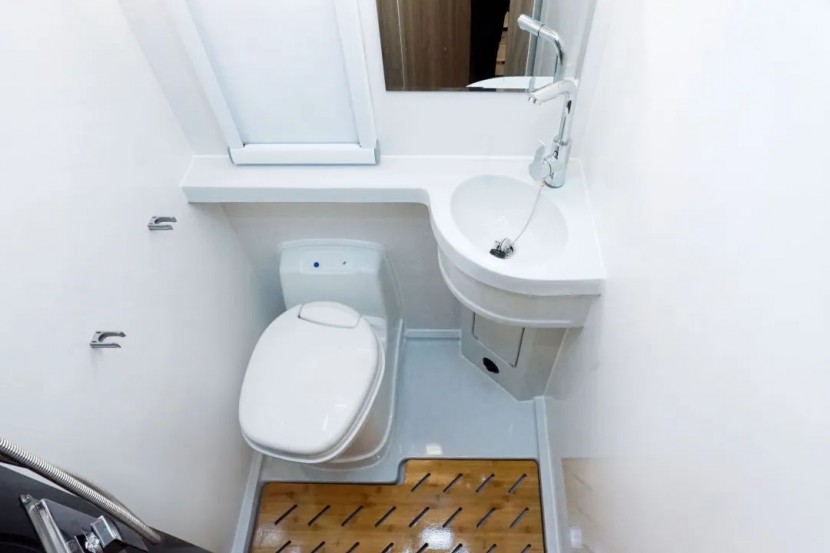 9月2日郑州房车展，赛德驿路亦家老黄特供版6.5T双拓展房车，畅游千万里，房车亦是家！3a3d39f9d58fc76db2944730980ee5d6