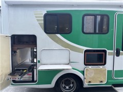 齐星   2019款依维柯后拓展C型房车
