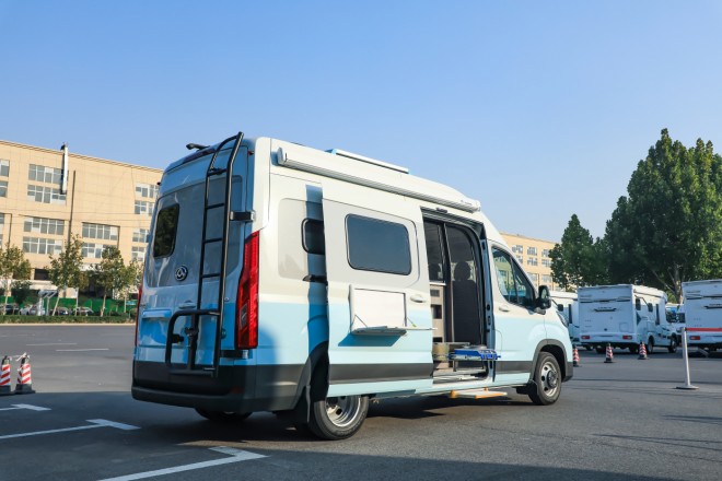 48V电路系统,独立续航可维持3天,宇通全新B311豪享版房车等你来发现!get?code=OTYzOGNhOWJhMDIyMjk2ODQ2NjRmNzA4MjRlNGZkZDEsMTY2NzAzNjIzMjg2Ng==