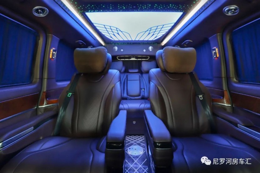 奔驰商务高端系列——迈巴赫咖啡棕图片