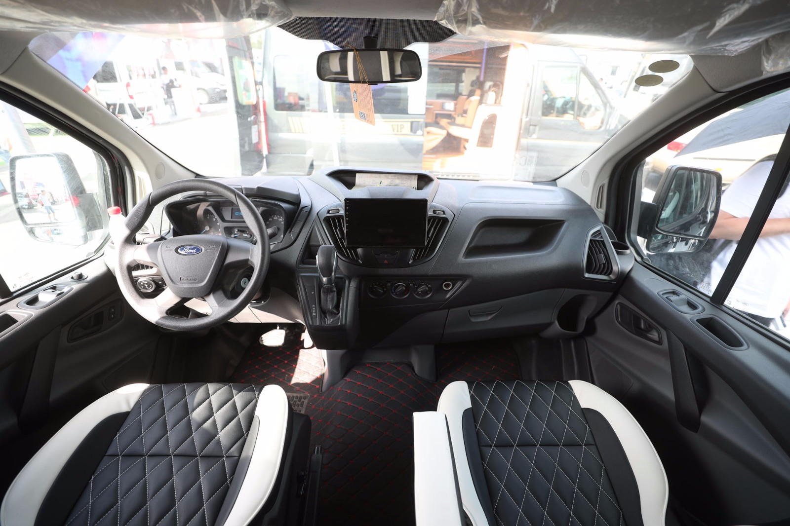 江铃福特新全顺 2019款江铃福特新全顺t型驾驶舱