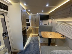 2023 款 上汽大通 T90 星际 H 开拓者1号 C型房车 T90C型房车