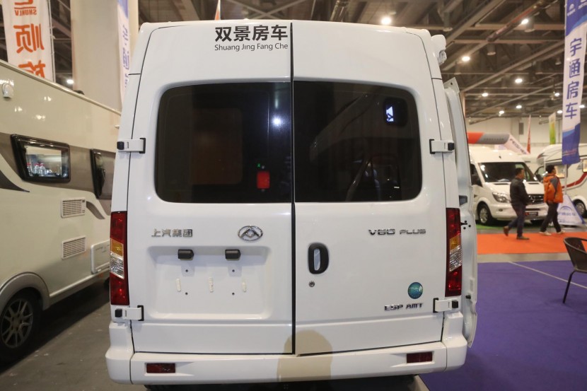 双景房车（国六）大通B型短轴中顶房车  22.8万元 WLH_4863