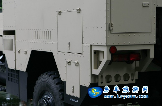 阿莫迪罗·攀爬者CD1型越野房车（奔驰乌尼莫克U5000）