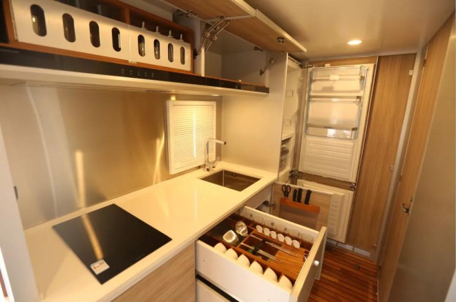 房车旅行的领航者f7673f625db7472f95fb42815dc0fb0e