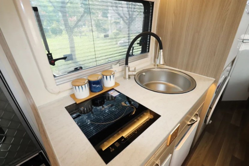 9月2日郑州房车展，新飞H300尊享版自动挡现车，阅尽山川，不忘初心！84b69cd8f9d2950c03ed568f9d7f438f