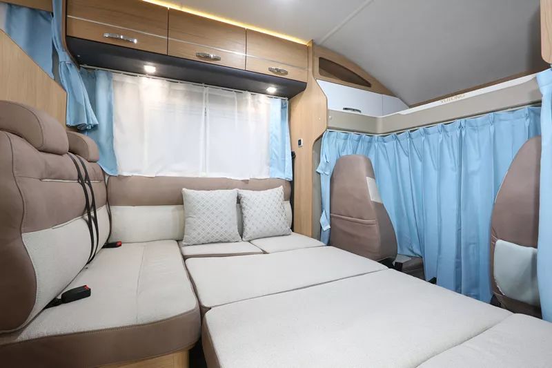 宇通依维柯欧胜C533豪华版无拓小顶房车