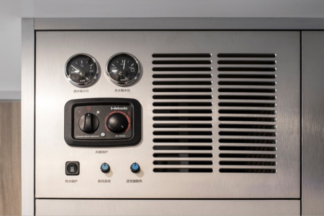 德野诺玛迪森“穿越者M”越野房车：C本蓝牌，颜值、实力并存的越野房车