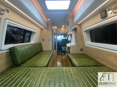 江铃 2022款江铃福特 宇通 B520 B型环形沙发版房车