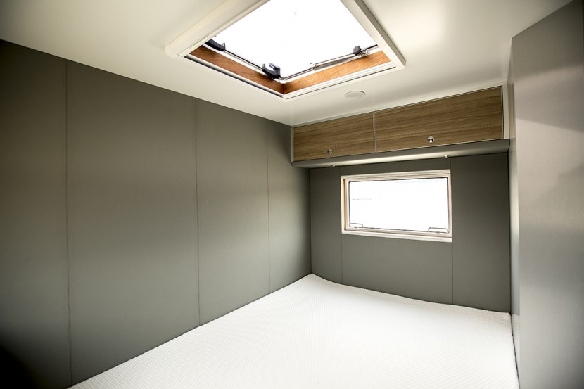 德野奔驰6X6越野房车征途者B诺马迪森房车戈壁荒漠无限征途这是描述信息